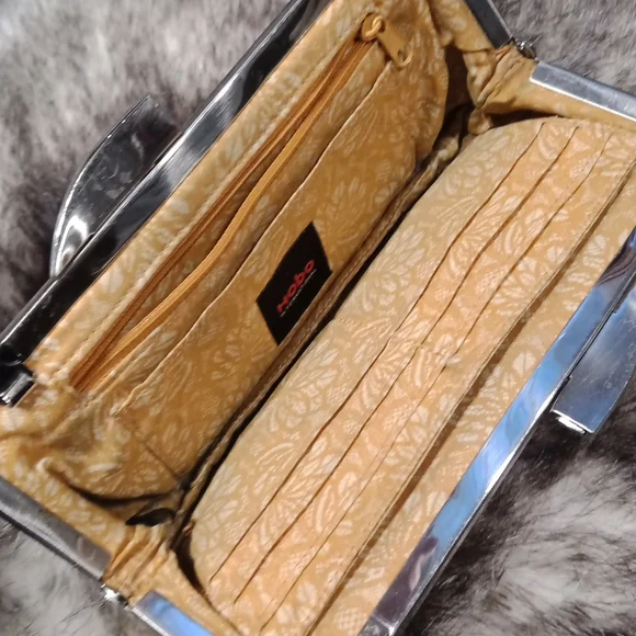 HOBO clutch/ wallet - Picture 4 of 14